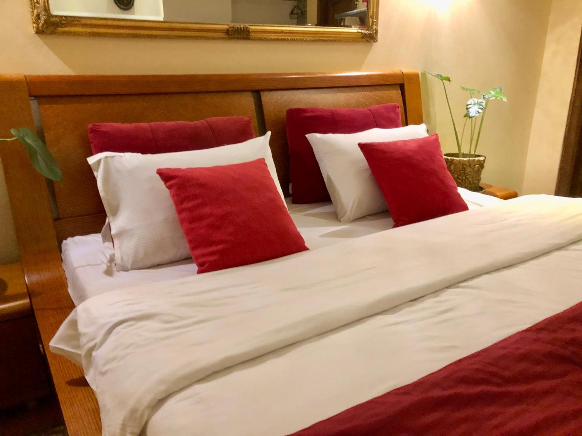 Urban Boutique Hotel Pristina Extérieur photo