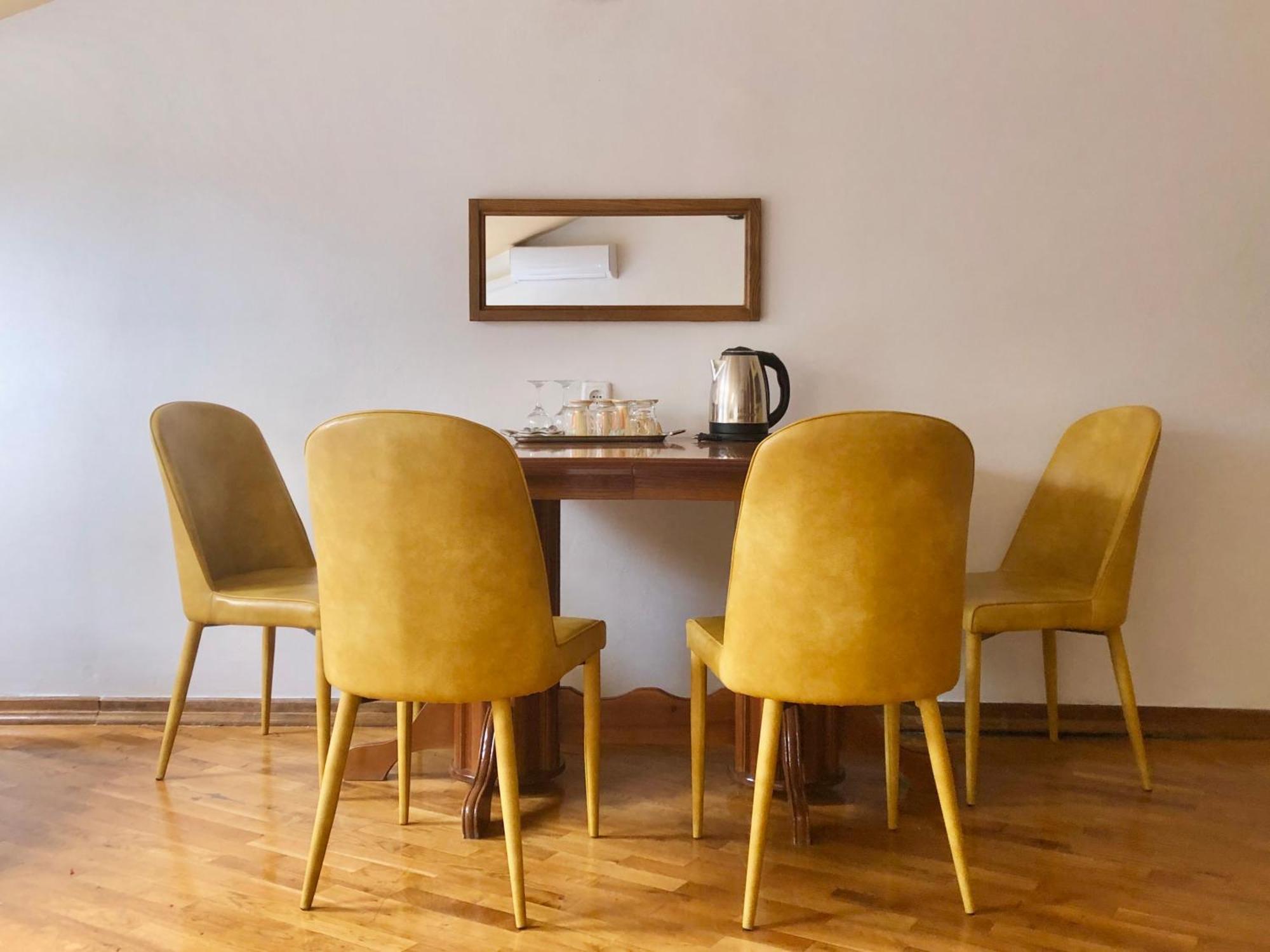 Urban Boutique Hotel Pristina Extérieur photo