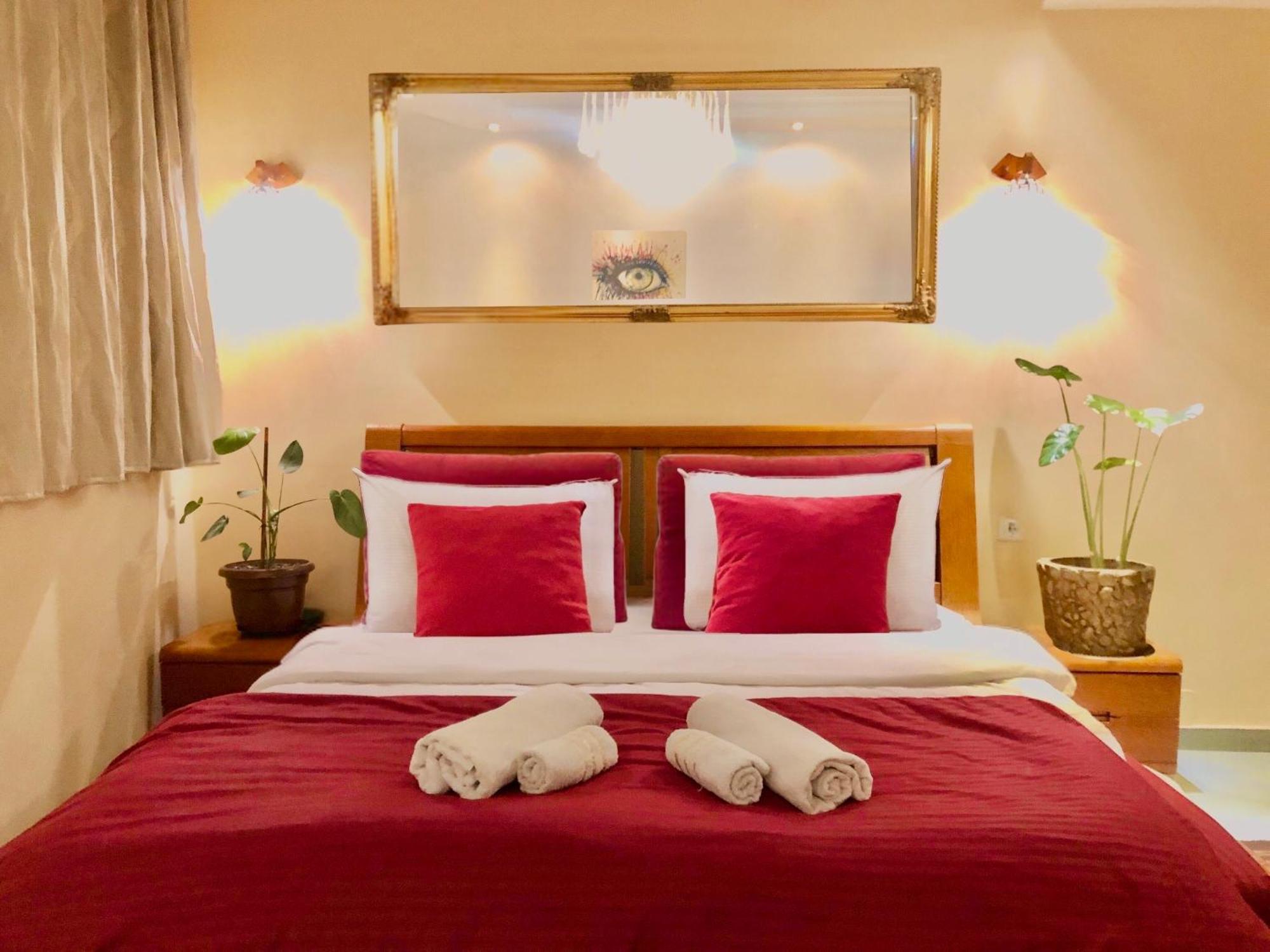 Urban Boutique Hotel Pristina Extérieur photo