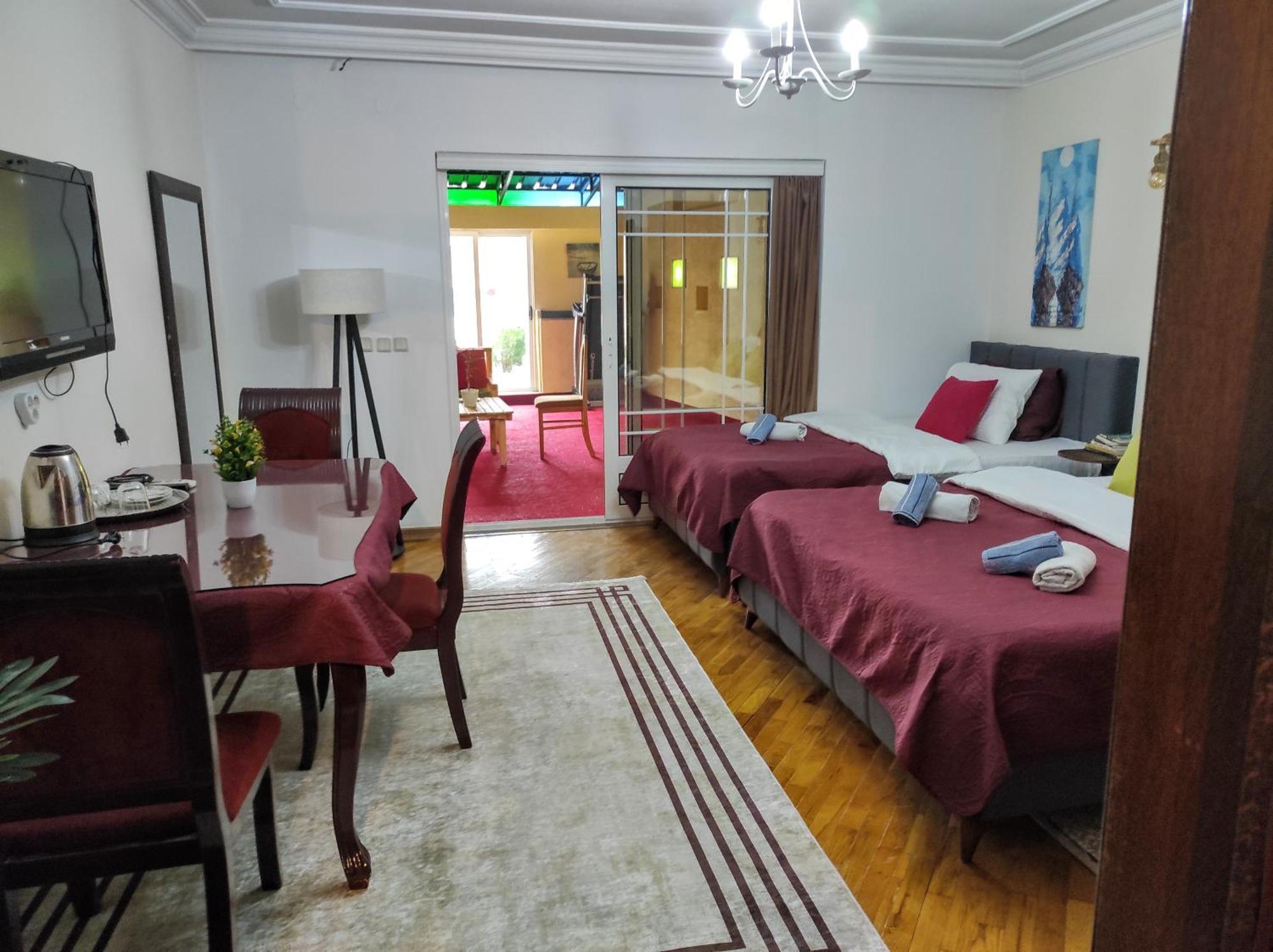 Urban Boutique Hotel Pristina Extérieur photo