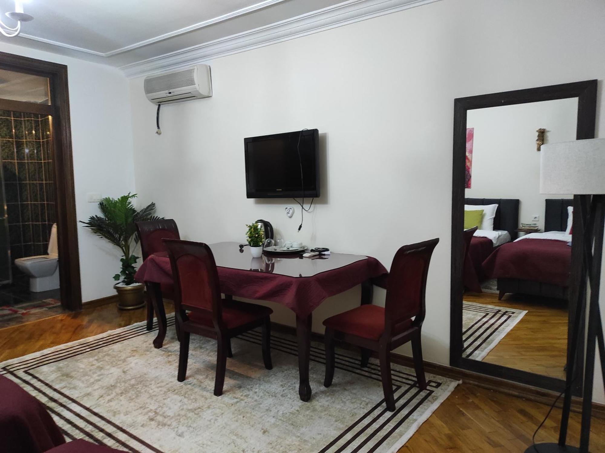Urban Boutique Hotel Pristina Extérieur photo